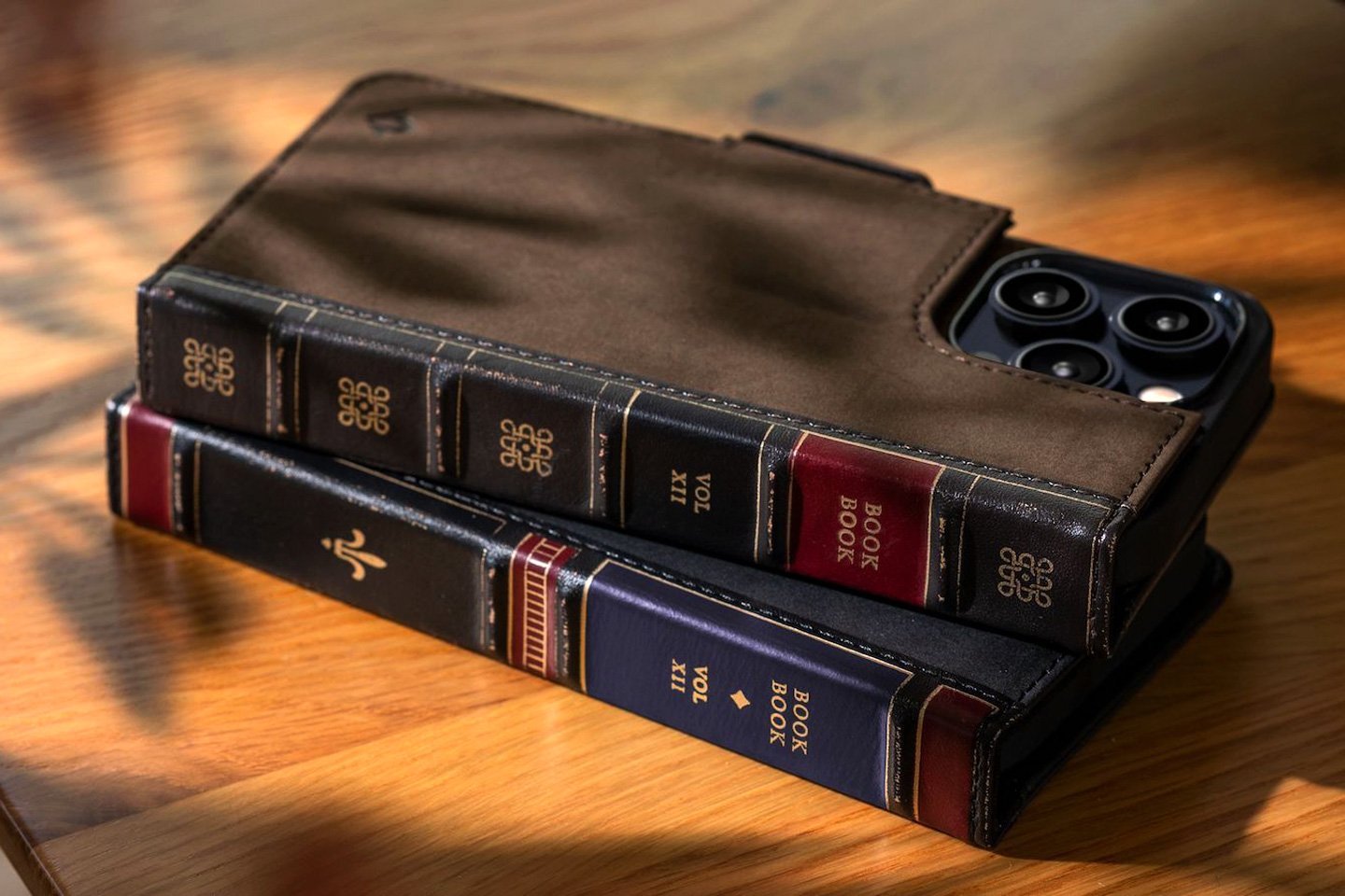 #Twelve South’s iPhone 14 Pro case + wallet disguises your smartphone as a vintage hardbound book!