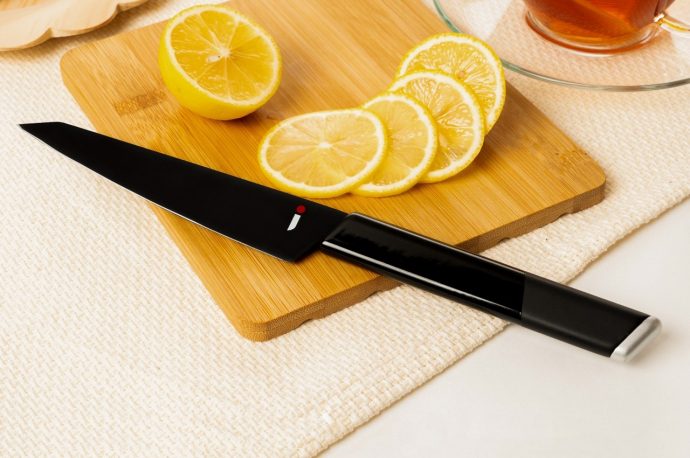 Feel like a ninja master in the kitchen with these black kitchen knives