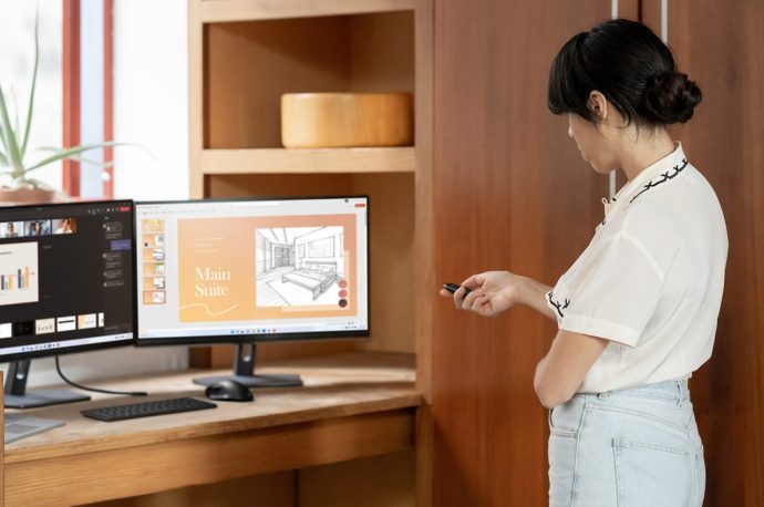 Microsoft Presenter+ delivers stress-free presentations, whether in person or online