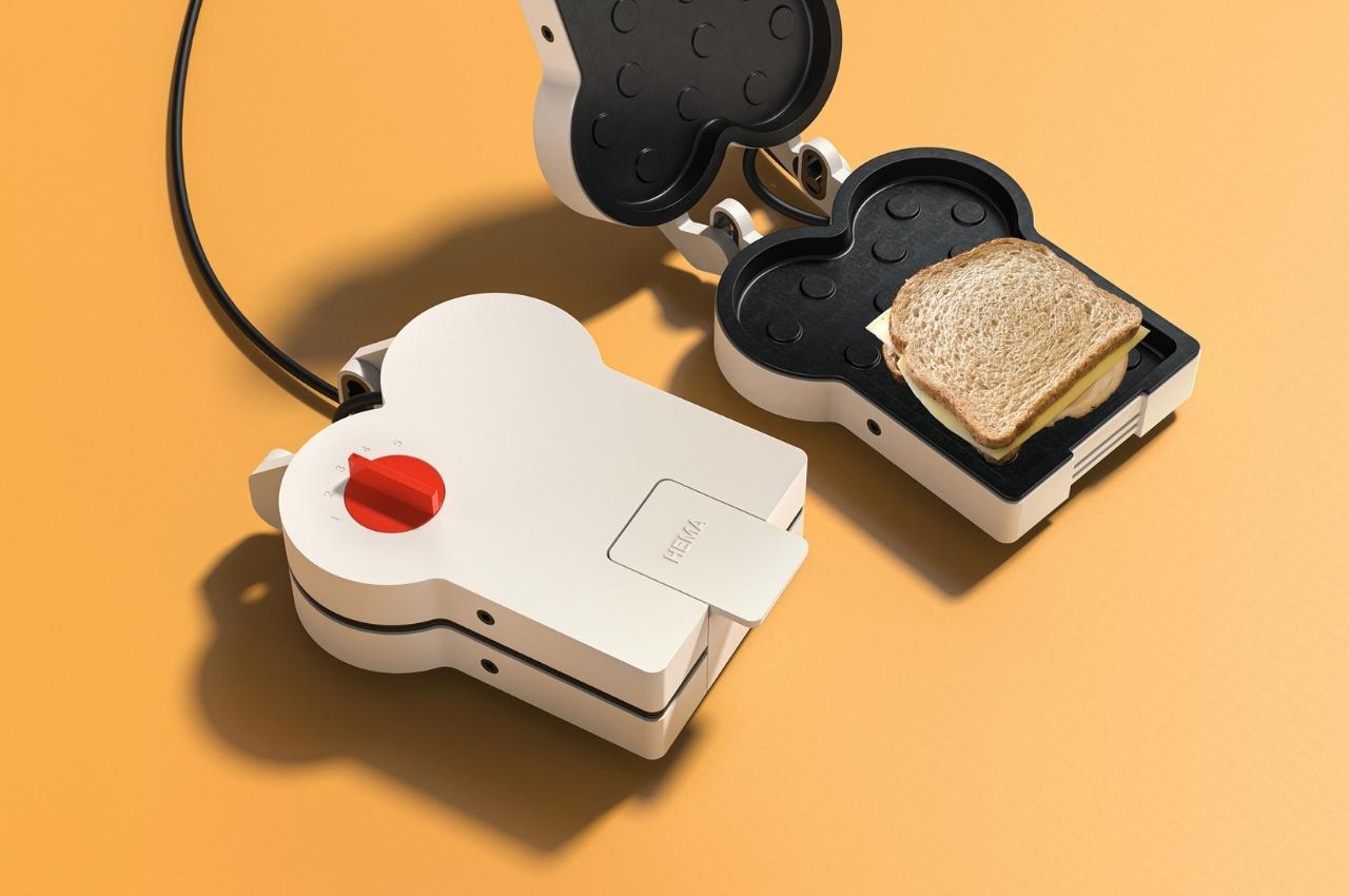 #Minimalist sandwich maker lets you use any size of bread