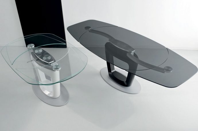 Orbital is an expanding dining table that shows off its beautiful complexity