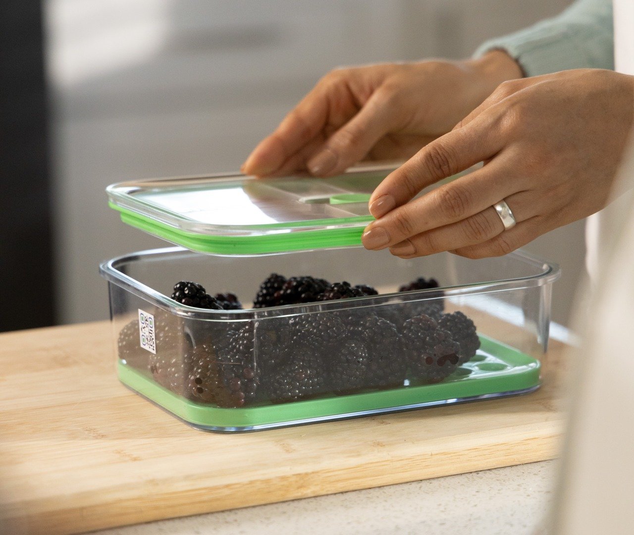 Intelli Innovations - VacuFresh Containers