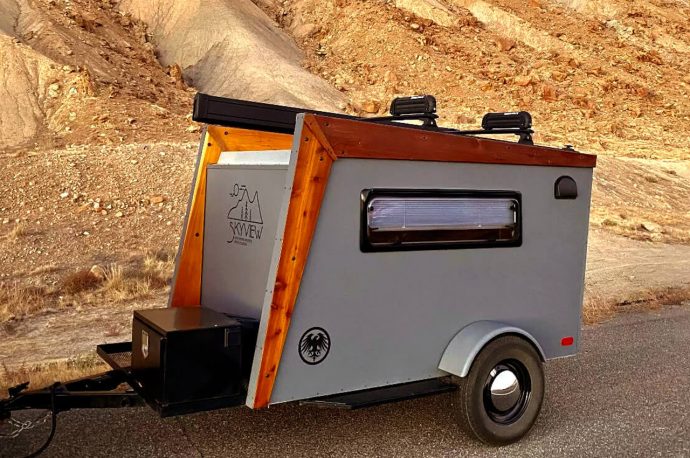 The artistic SkyView Camper has a fling with mid-century modern architecture style