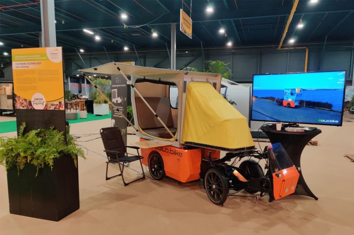 This downsized bike camper is fully off-grid, completely sustainable mode of transport for solo wanderers