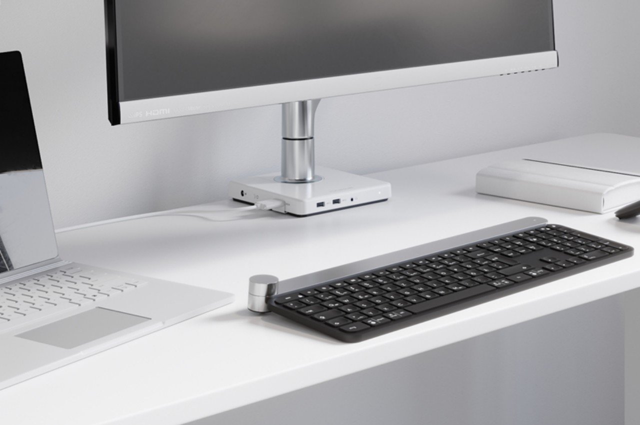 https://www.yankodesign.com/images/design_news/2022/10/this-usb-docking-station-has-a-novel-way-to-keep-your-desk-cable-free/m-connect-2-6.jpg