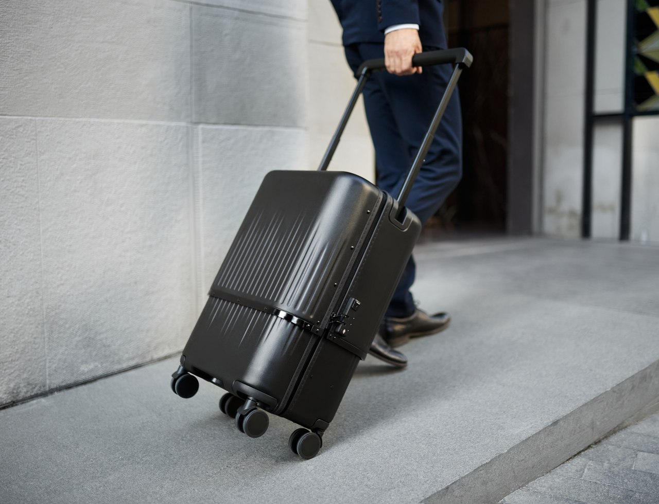 ‘Incredibly clever’ telescopic luggage bag can expand or contract based on how much you’re packing