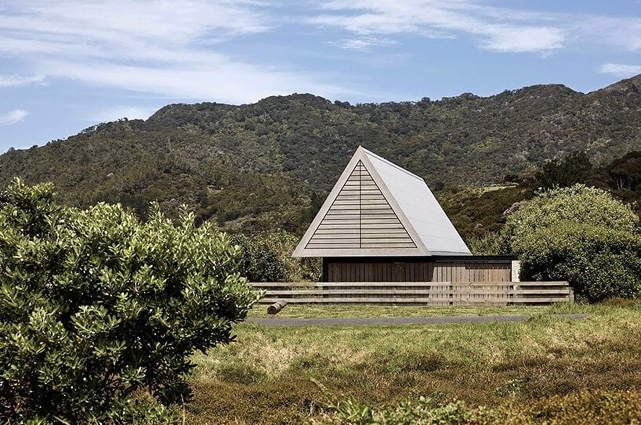 #This off-grid A-frame cabin in New Zealand is inspired by traditional Maori huts and the local coastal landscape