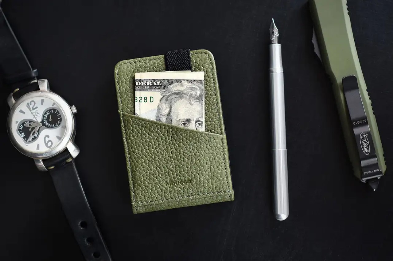 Serman Brands wallets combine the best of traditional and modern wallet  design - Yanko Design