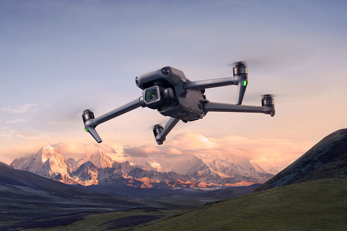 DJI lanza el Mavic 3 Classic, un dron insignia ‘relativamente asequible’ con una cámara Hasselblad