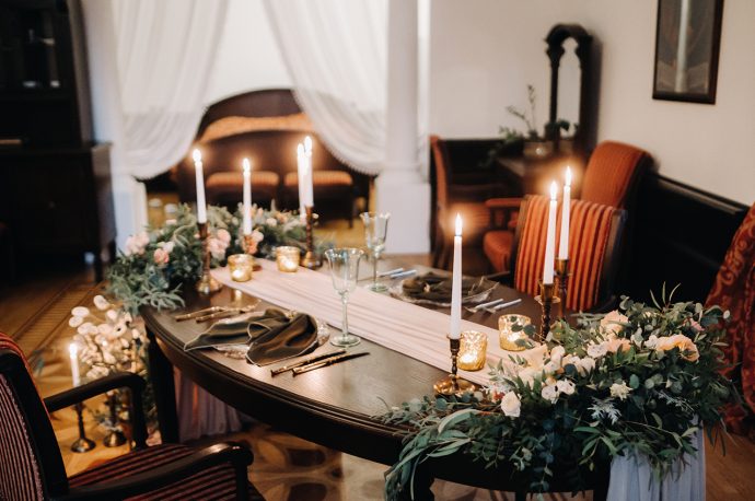 Elegant, gold accent tableware designs can transform your Thanksgiving meal into a luxurious experience
