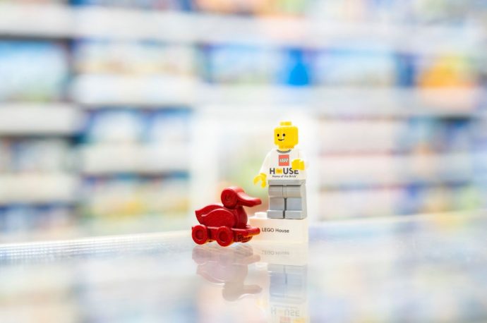 Lego’s first 3D-printed element is a toy duck for your minifigs