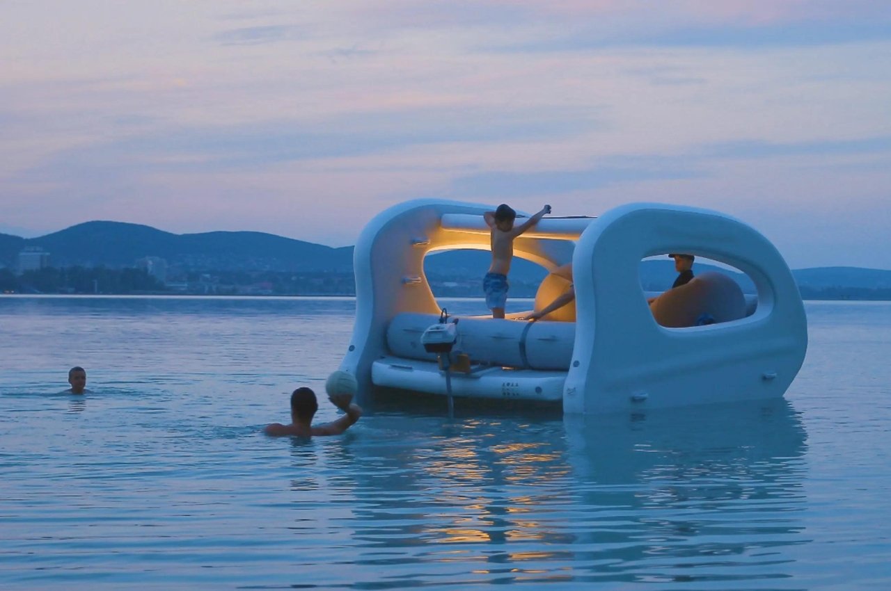 #Portless Catamaran gives you an inflatable, two-level portable water party
