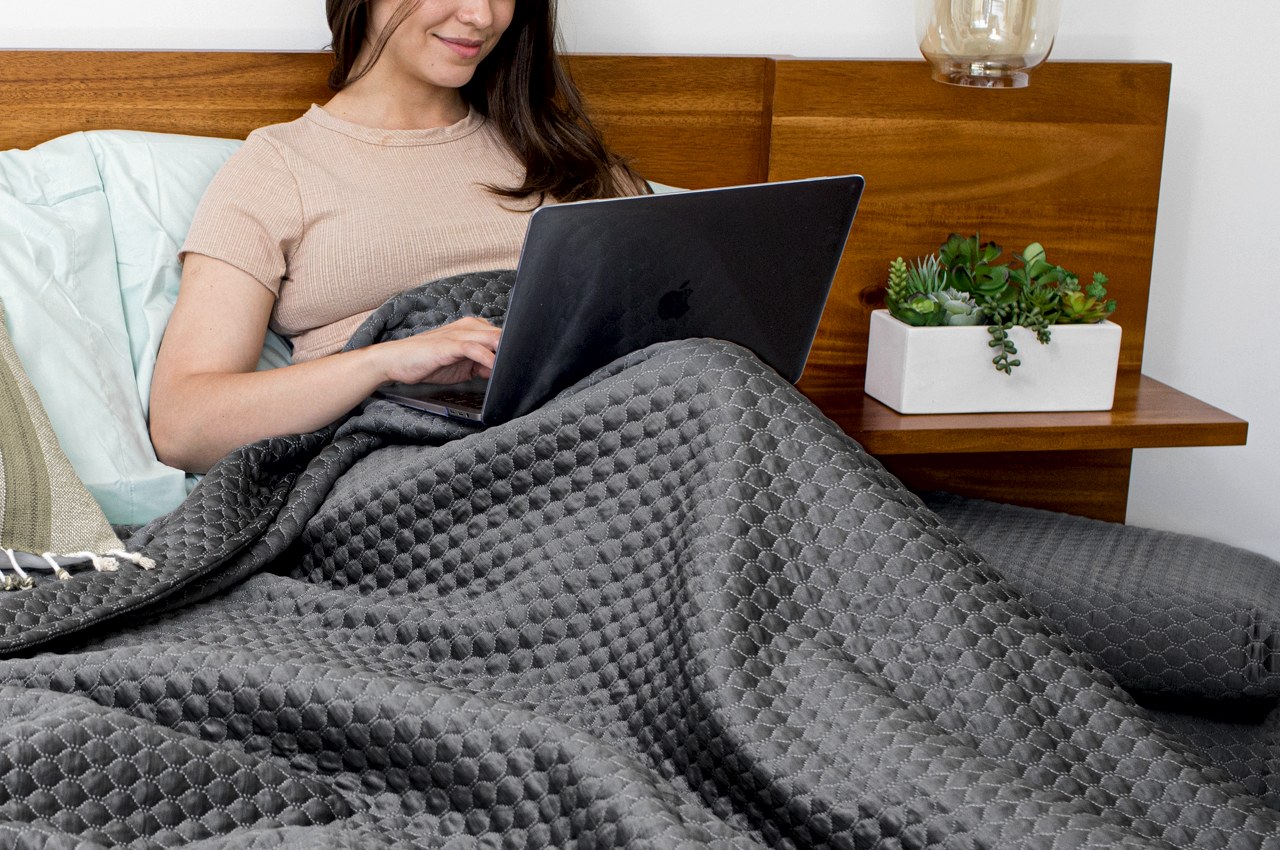 #This graphene blanket keeps your body at the perfect temperature for the perfect sleep