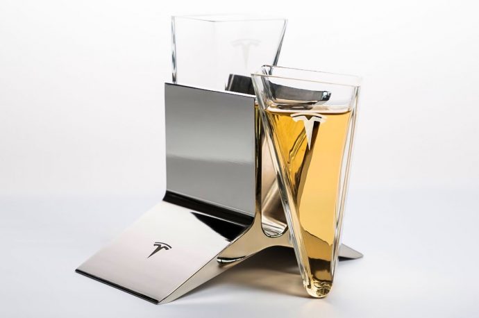 These Tesla Sipping glasses uphold the company’s futuristic sci-fi vibe
