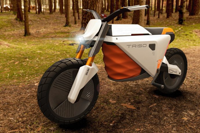 Transforming electric bike goes from a performance ride to cargo carrier in a jiffy