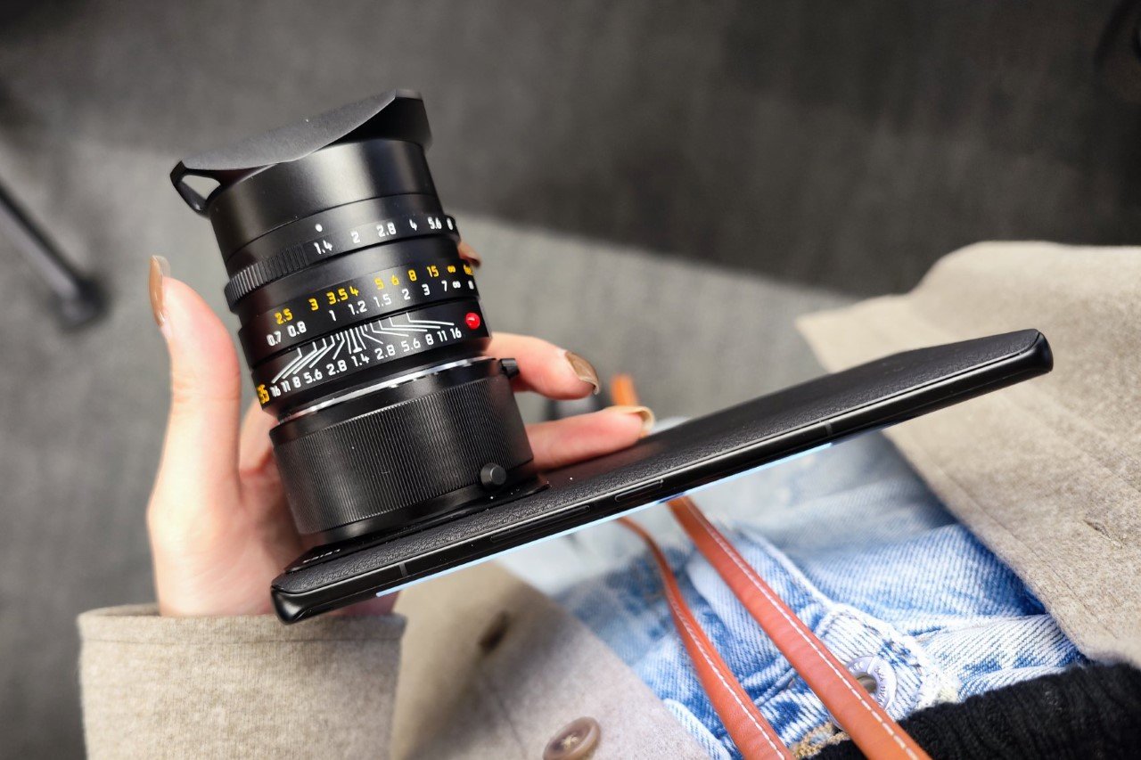 Xiaomi prototypes way to mount a full-size lens onto the 12S Ultra -  Videomaker