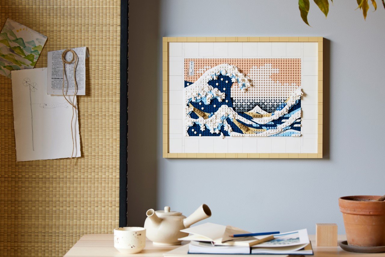 #LEGO’s artistic version of Hokusai’s The Great Wave of Kanagawa is just as captivating as the original