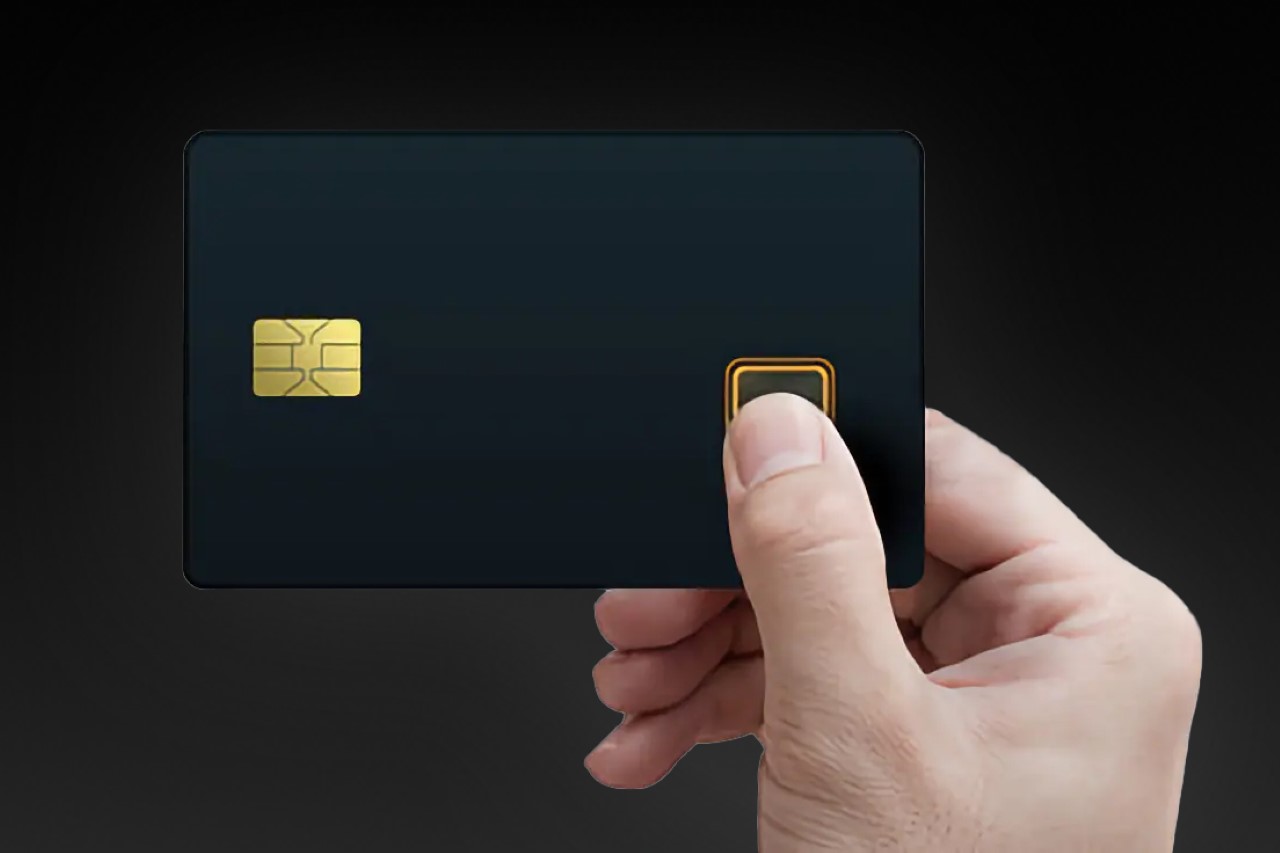 #Samsung announces a secure biometric card with its own built-in fingerprint sensor and processor