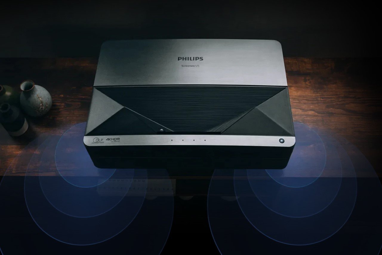 Projektor 4K Philips Screeneo U5 o ultrakrótkim rzucie