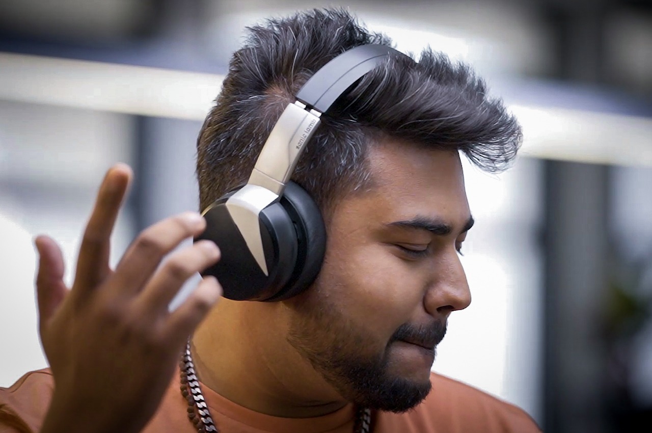 These headphones promise an ‘eargasm’ by using a Hybrid Driver that lets you FEEL the music