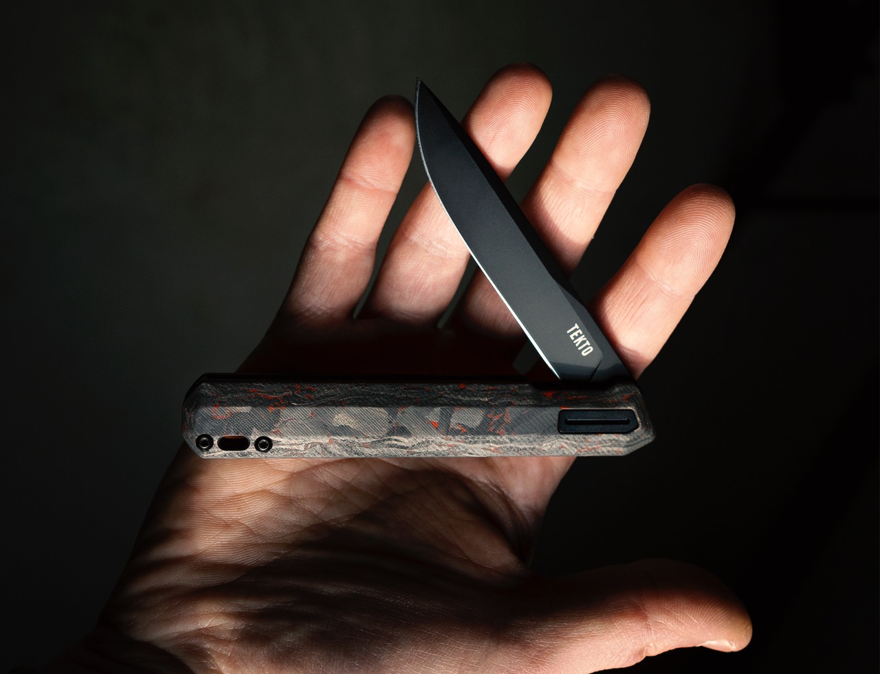 This handsome EDC knife unfolds smoothly and rapidly to serve your needs in an instant