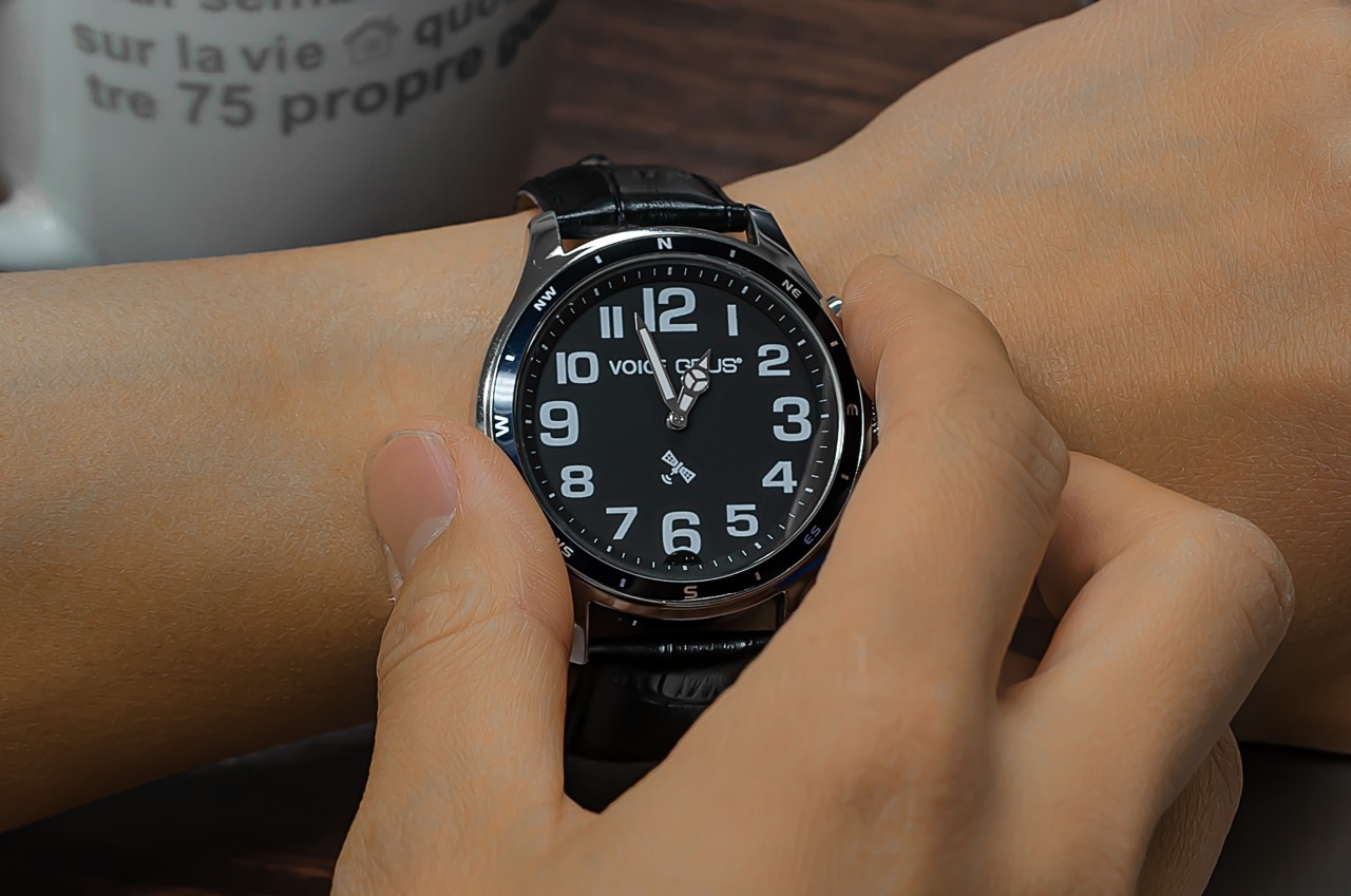 Smartwatch with ‘voice assistant’ helps even visually impaired wearers know the time, date, and even weather