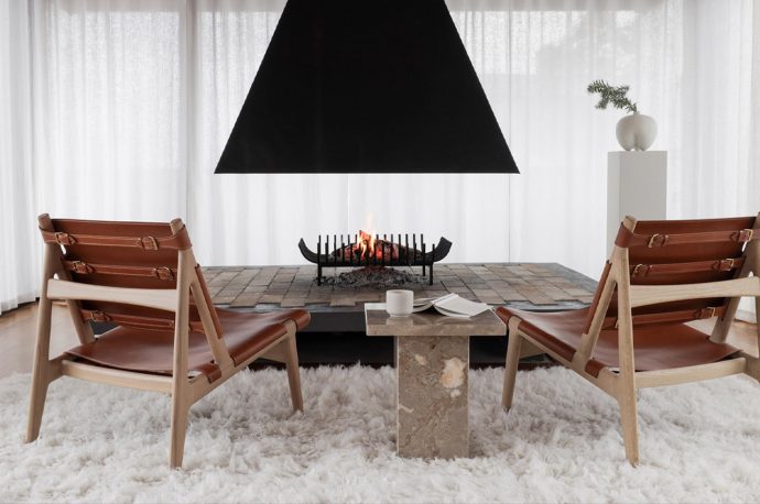 This highly detailed minimal chair is the re-released version of a 1960’s Norwegian design classic
