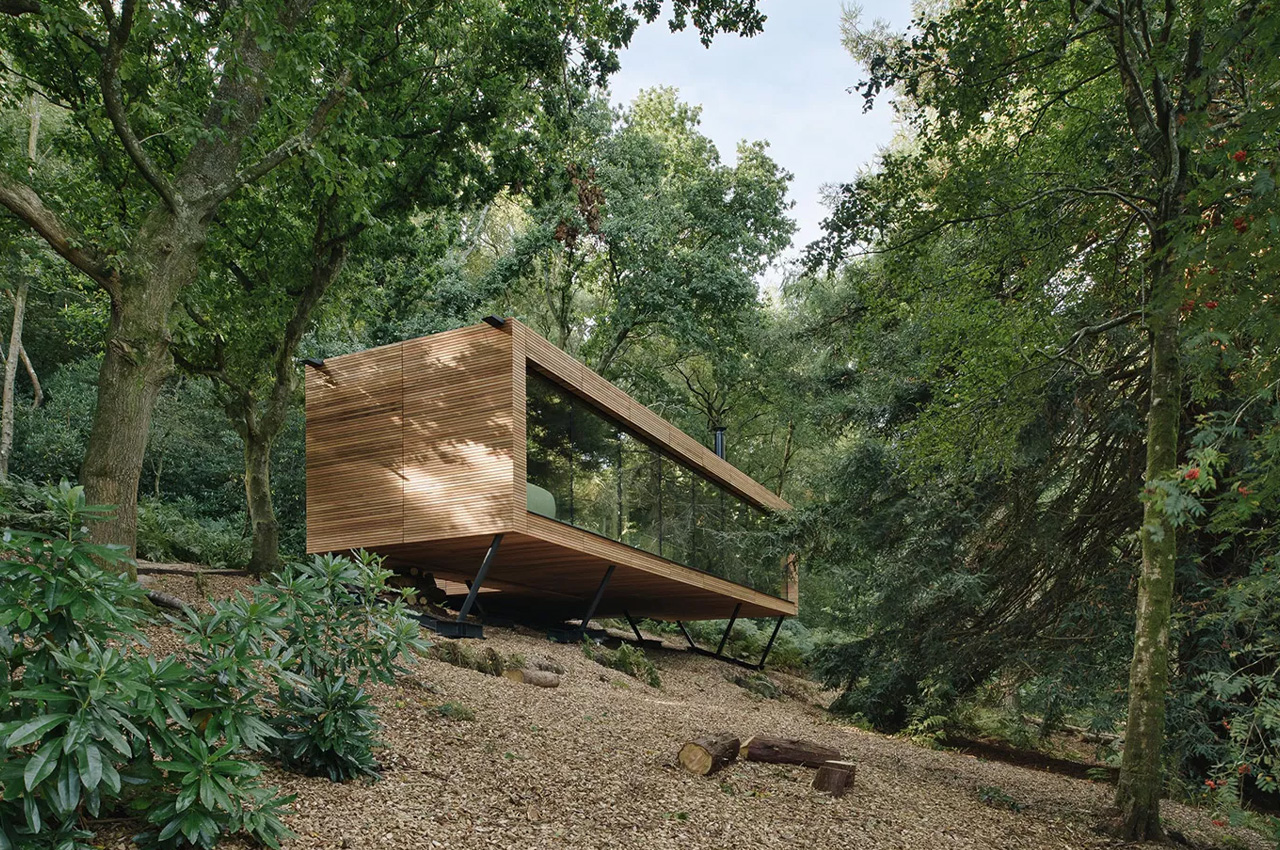 #The Looking Glass Lodge is a picturesque woodland retreat with glass facades that let you connect with nature