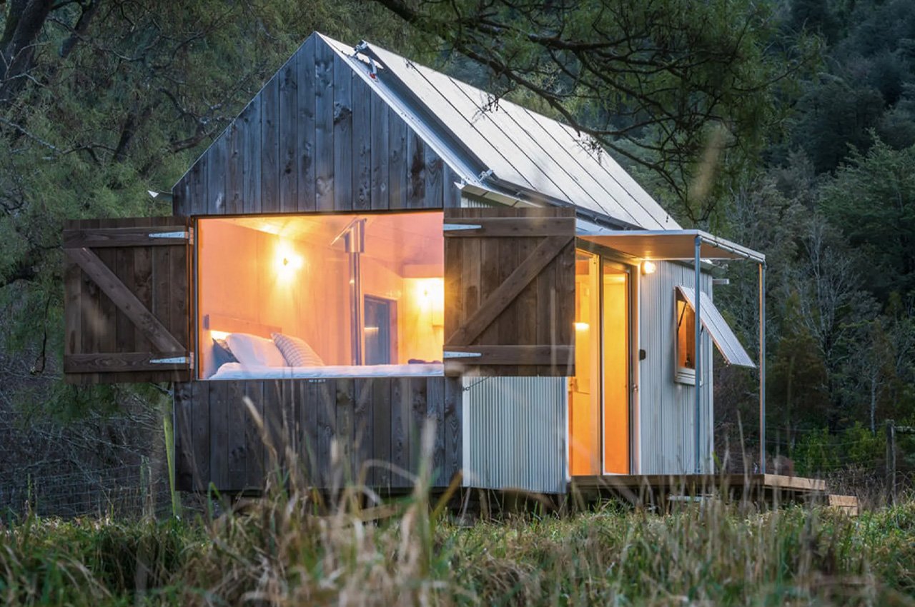 #This idyllic cabin in New Zealands supports a comfy off-grid lifestyle