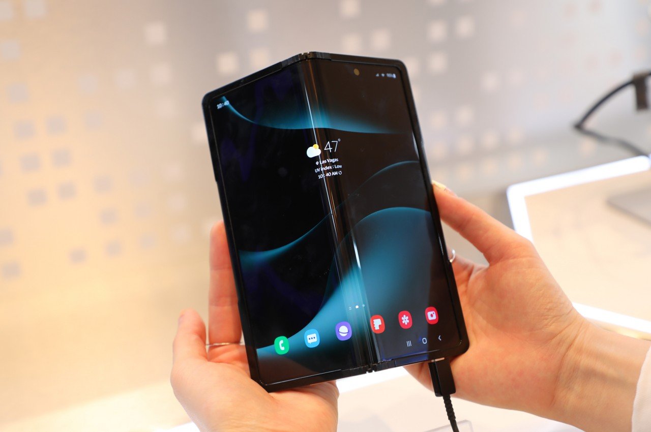 Samsung foldable concept could be the solution to the foldable phone design problem