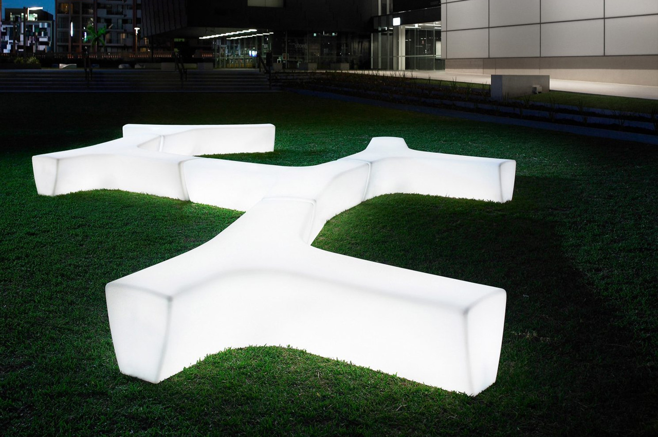 This minimal + branching seating design features a biophilic structure