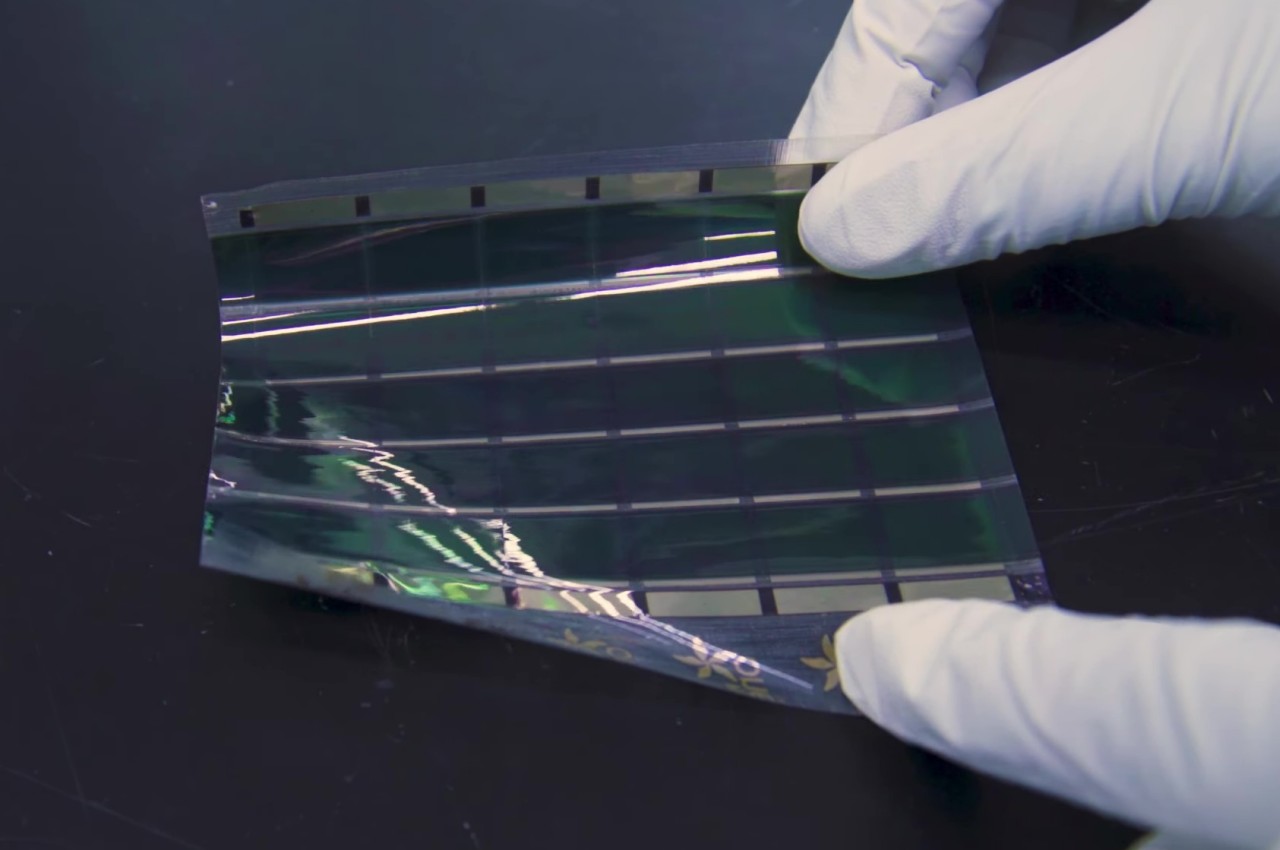 #This paper-thin solar cell could bring solar power to any surface