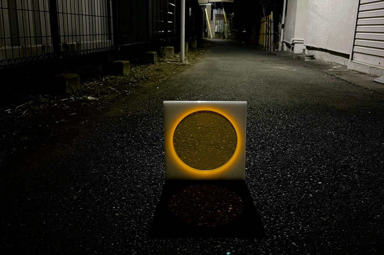 #This sustainable lamp doesn’t use batteries to create its eclipse-like glow