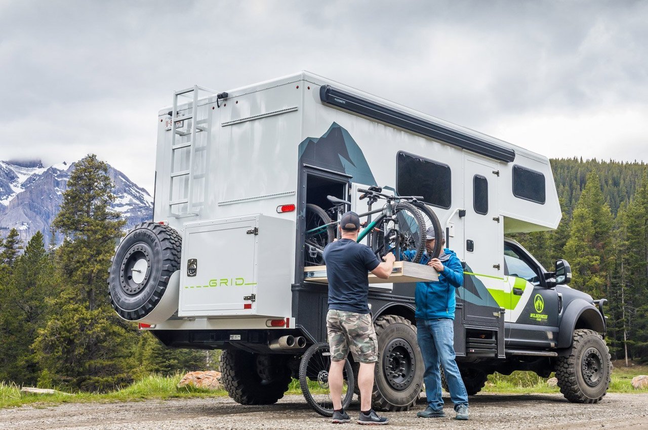 Uitgebreid Beeldhouwwerk Dankzegging This 2021 Ford F-550 inspired all-weather RV will take you places with all  the gear you want - Yanko Design