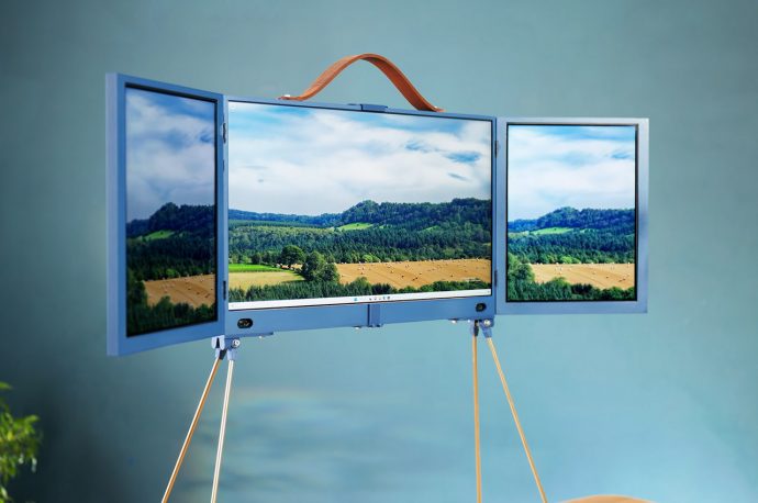 Sleek custom triple-screen Framework Laptop uses 4K 120Hz display in the middle with iPad screens on either side