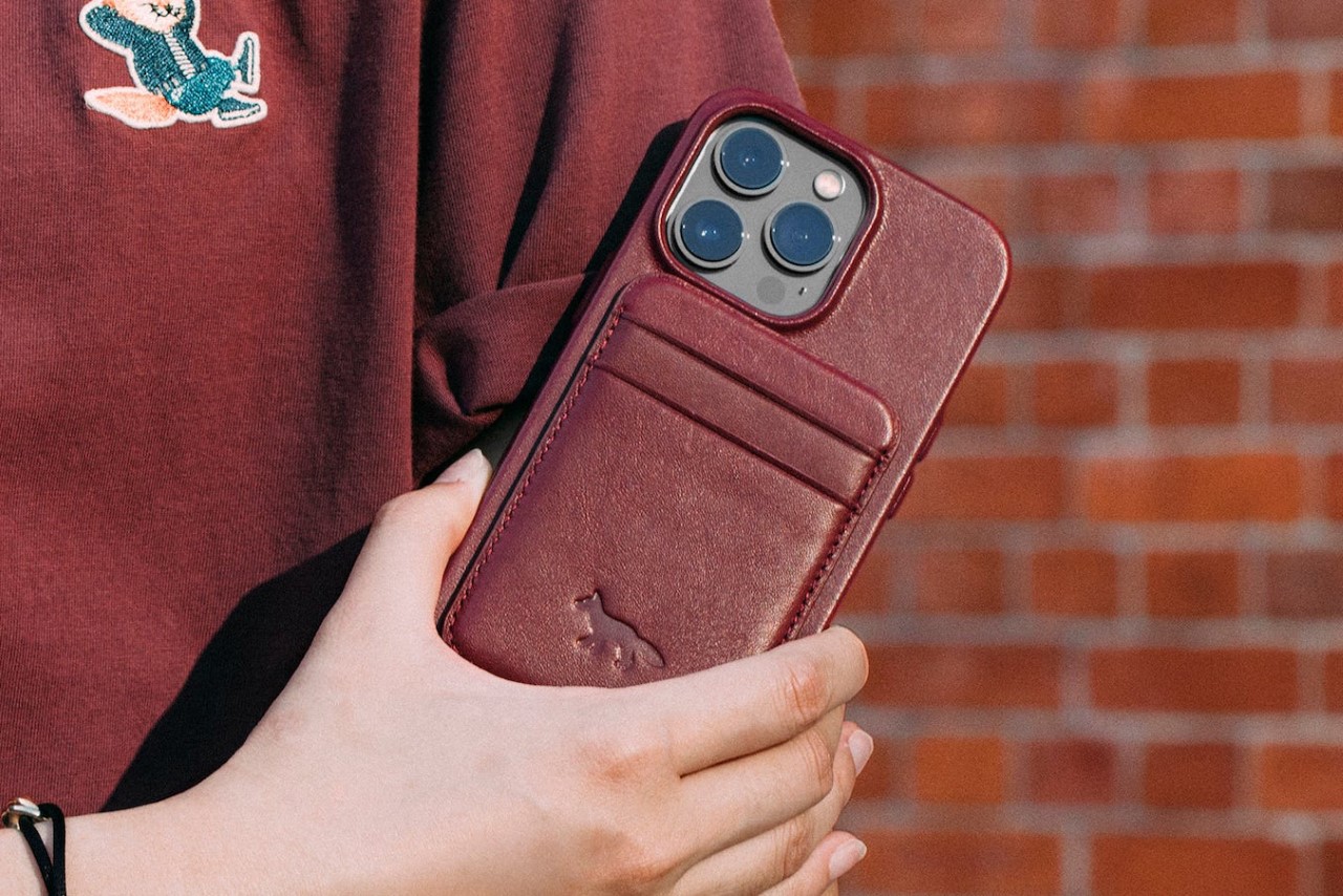 Native Union's iPhone 14 case comes with a leather build and a companion MagSafe  Wallet - Yanko Design