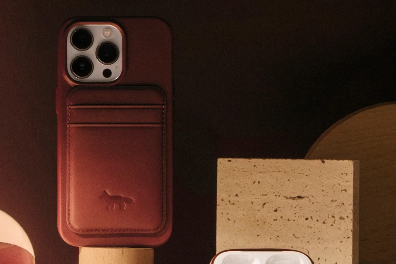 Native Union's iPhone 14 case comes with a leather build and a