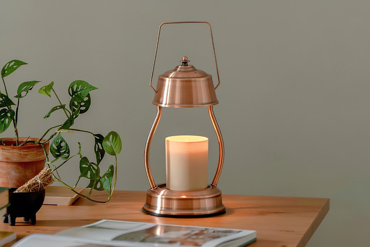 #This bedside lamp also warms your scented candle, releasing its fragrance without having to light it
