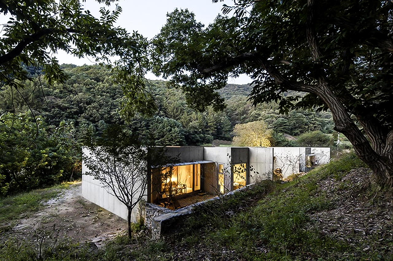 #This concrete holiday home in the Korean mountains resembles a stoic stone fortress