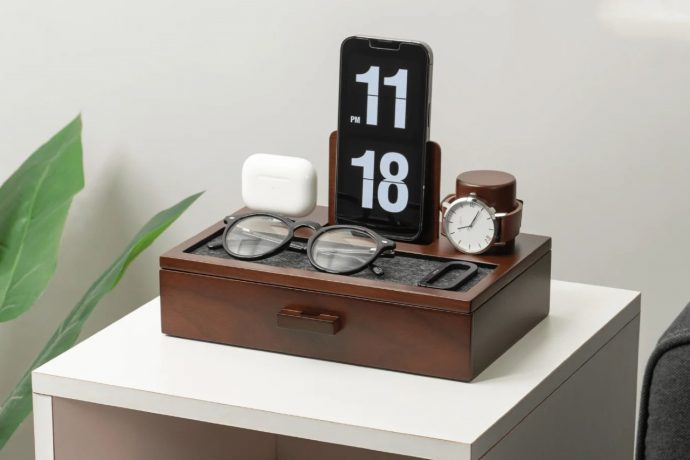 This Gentleman’s EDC Organizer stores all your belongings and charges your gadgets with style