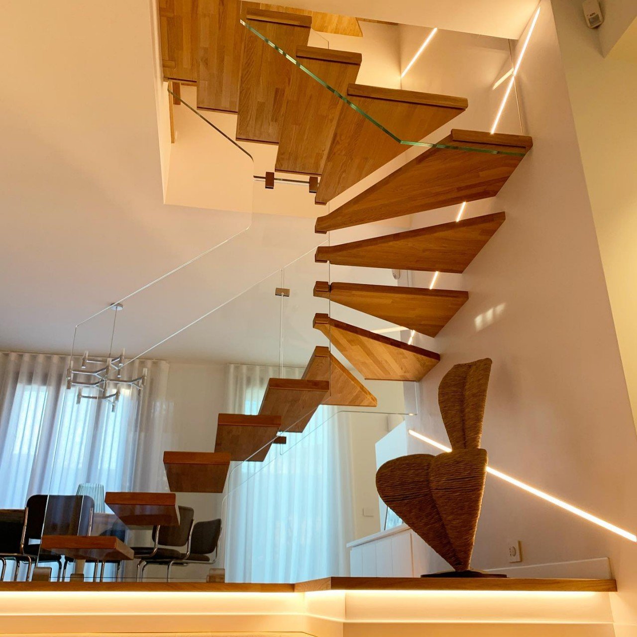 32 Amazing staircases that steal the spotlight - Yanko Design