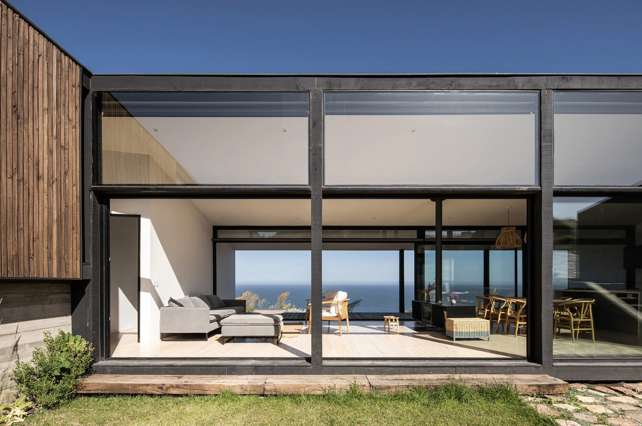 This beautiful U-shaped beach house in Chile is located on the edge of a cliff