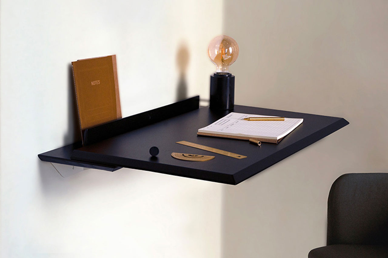 #This minimal IKEA-worthy folding desk doubles up as a decorative shelf