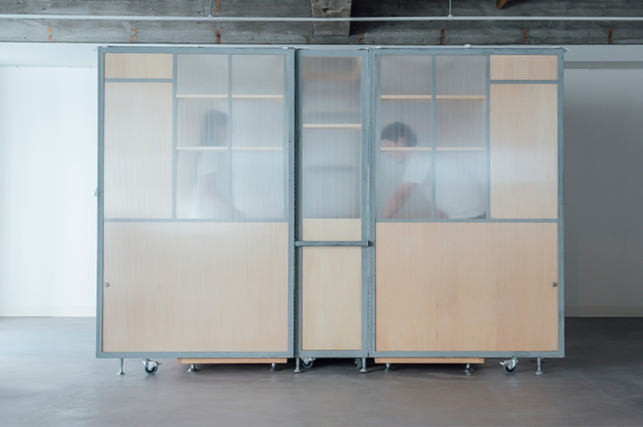 This portable Japanese store uses an easy-to-use DIY design to easily create minimal stores