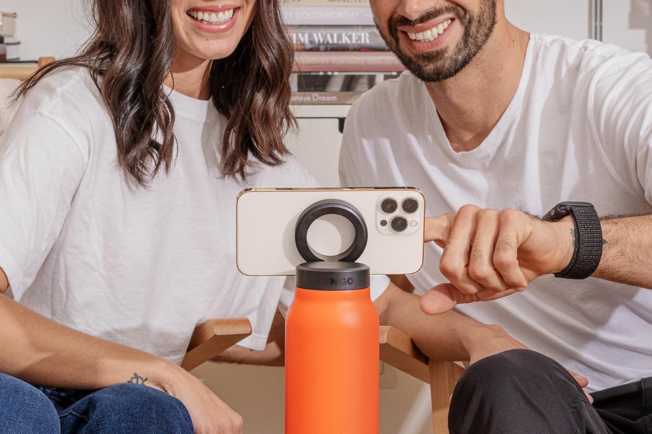 The Ringo Water Bottle Doubles as an iPhone Stand or Tripod - Core77