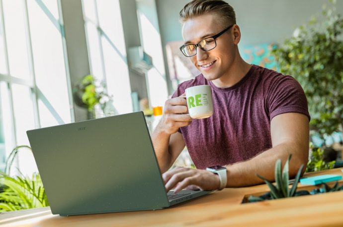 Acer Aspire Vero 15 laptop and Vero projector offer sustainable productivity and entertainment