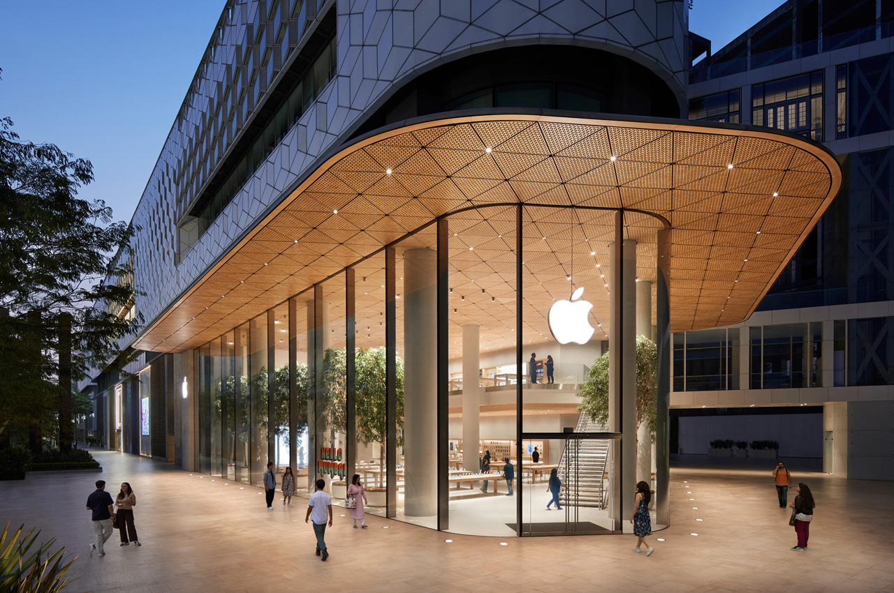 #Apple opens first store in India, which also happens to be its most energy-efficient & sustainable one