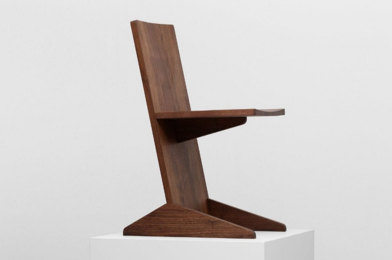 Cantilevered wooden chair experiment puts simplicity and efficiency on a pedestal