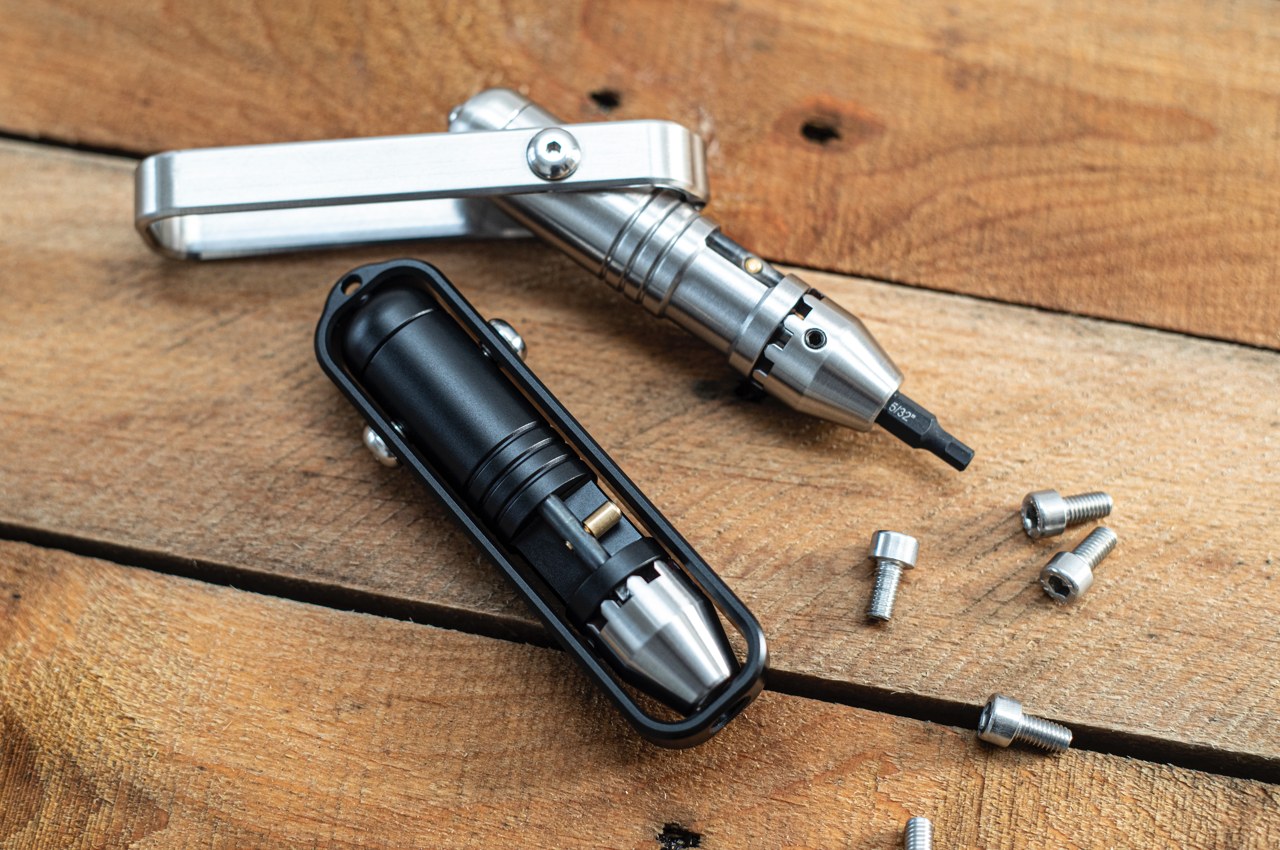 This compact hand-cranked screwdriver is the perfectly versatile EDC with a touch of ASMR action