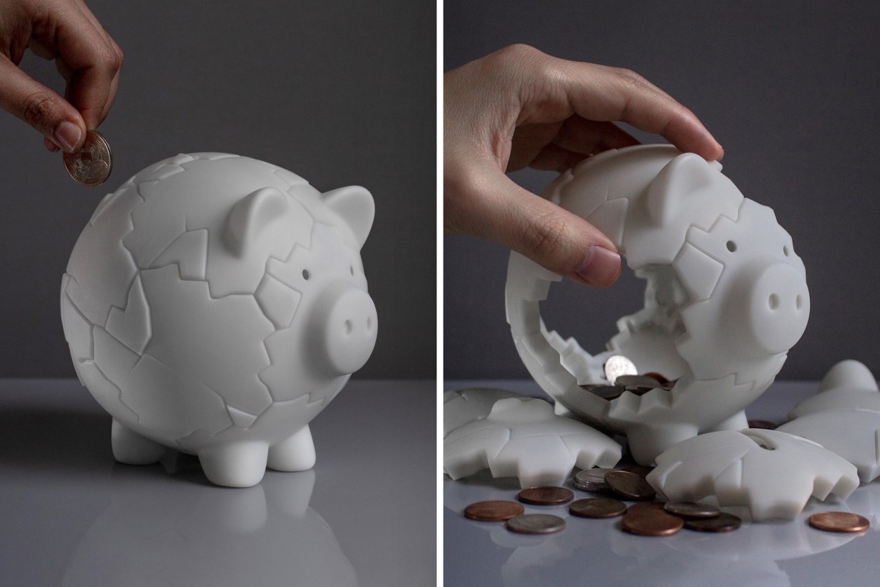 #Magnetic Piggy Bank reassembles itself after being broken, becoming a circular fidget-toy in the process